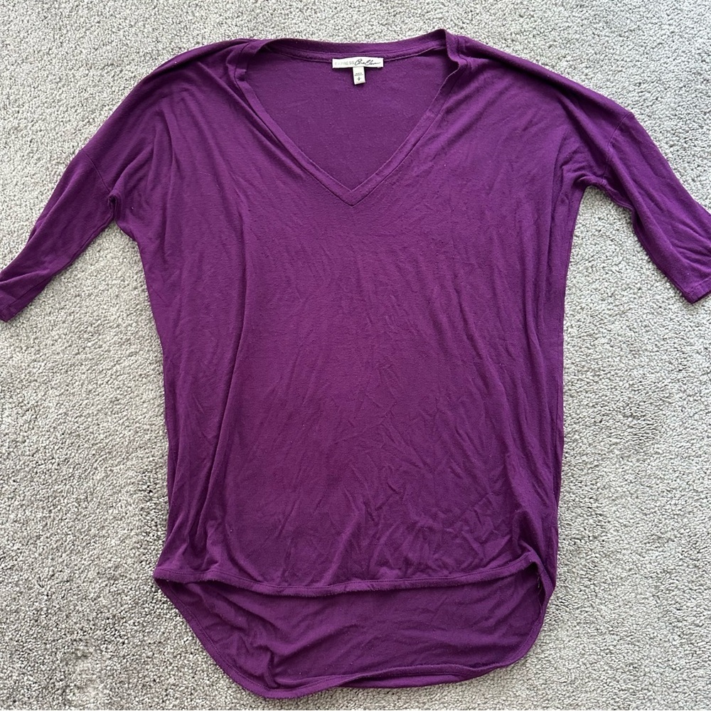 Express One Eleven V-Neck Women's Top